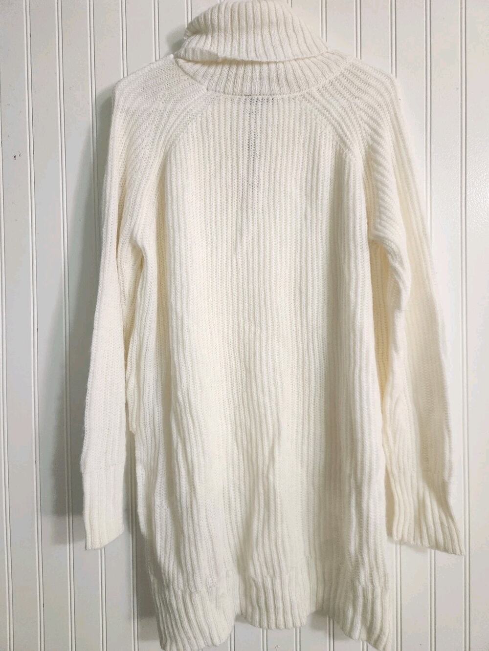 Express Sweater Women's White Medium Boxy Ribbed Knit TurtleNeck Pullover NEW M